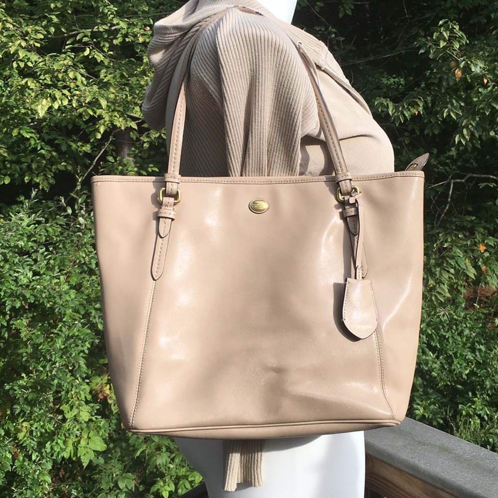 Coach signature Peyton bag